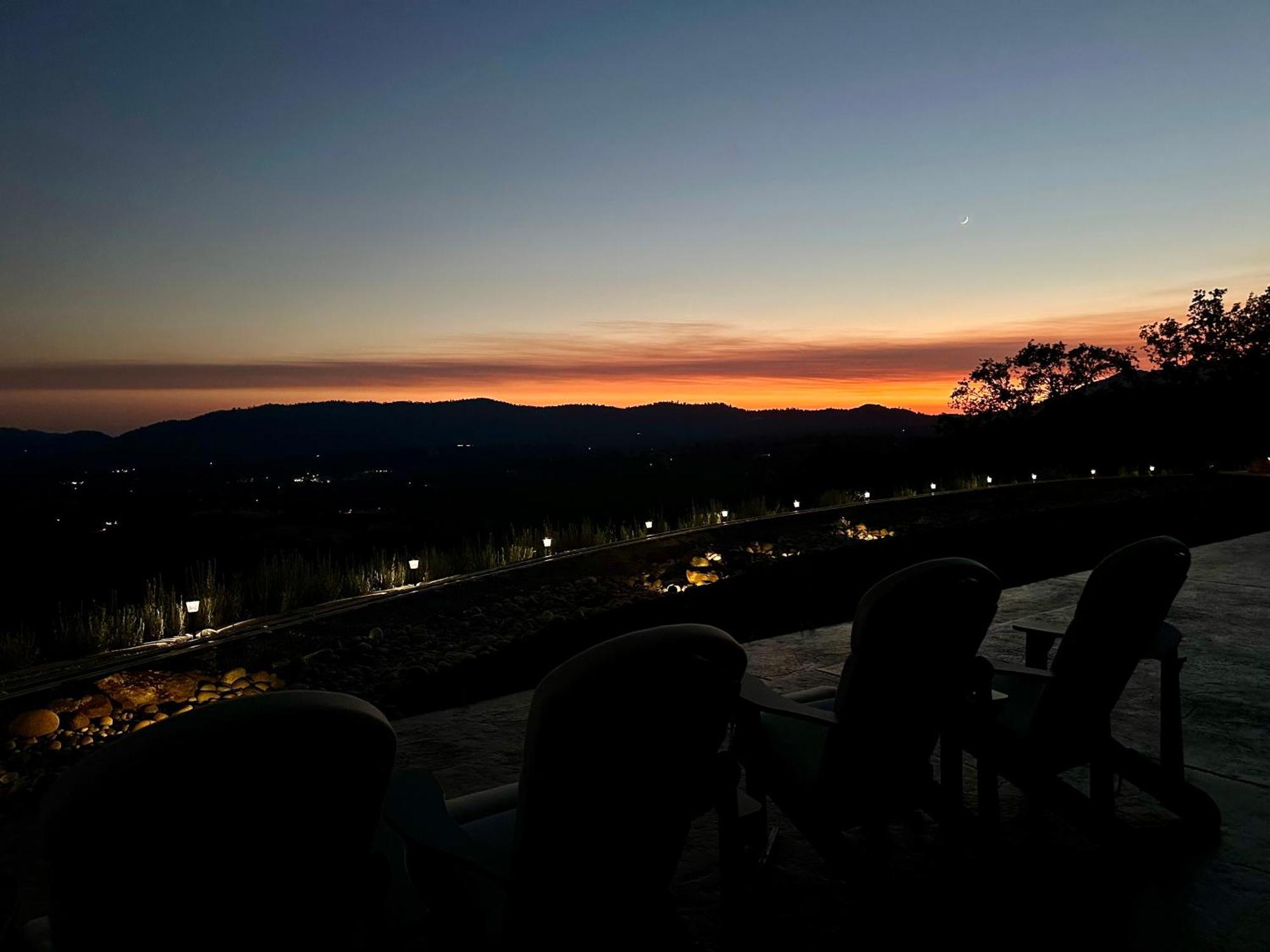 Enchanted Property Near Yosemite, View, Game Room オーウェニー エクステリア 写真
